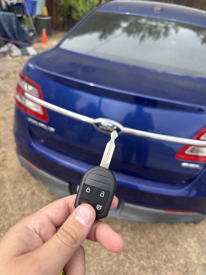 Ford Taurus remote head car key replacement cut and programmed in Spokane, WA